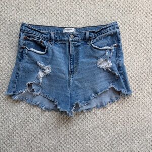Abercrombie & Fitch Curve Love Distressed Jean Shorts Size 12